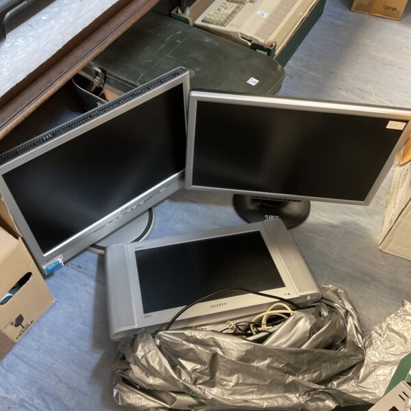 Samsung hd lcd tv with philips & gnr hd computer monitors