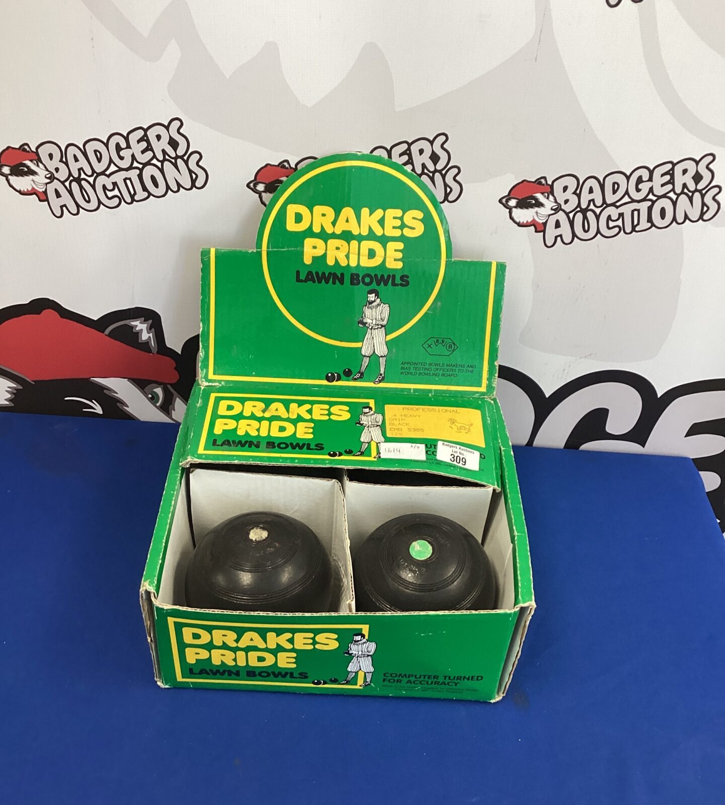 Set of Drakes Pride Lawn Bowling Balls