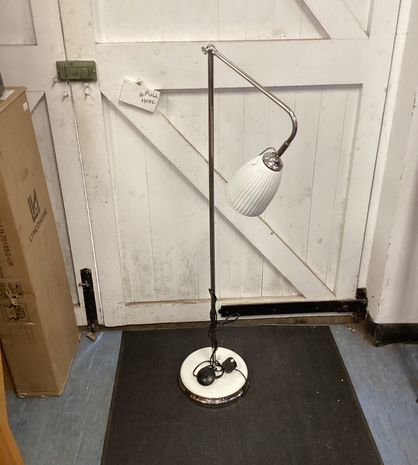 floor standing lamp