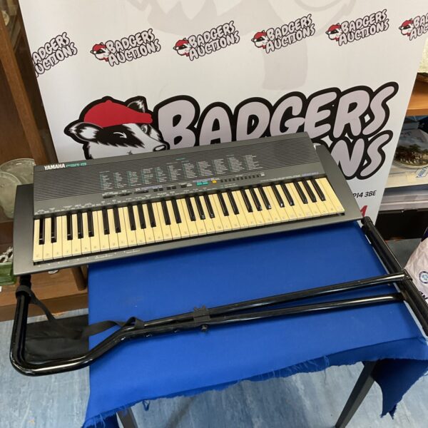 Yamaha psr-19 keyboard with stand