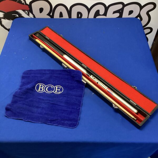 Cannon scorpion snooker cue with BCE Cloth