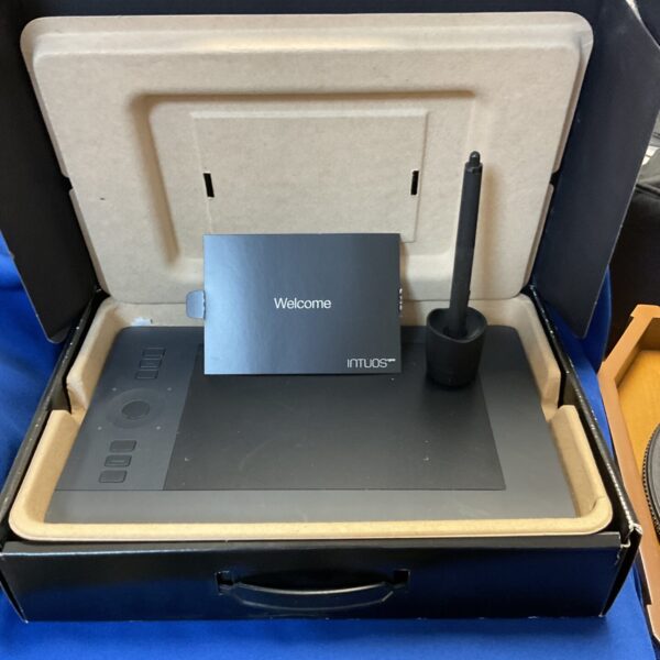 Intuos graphics tablet with pen