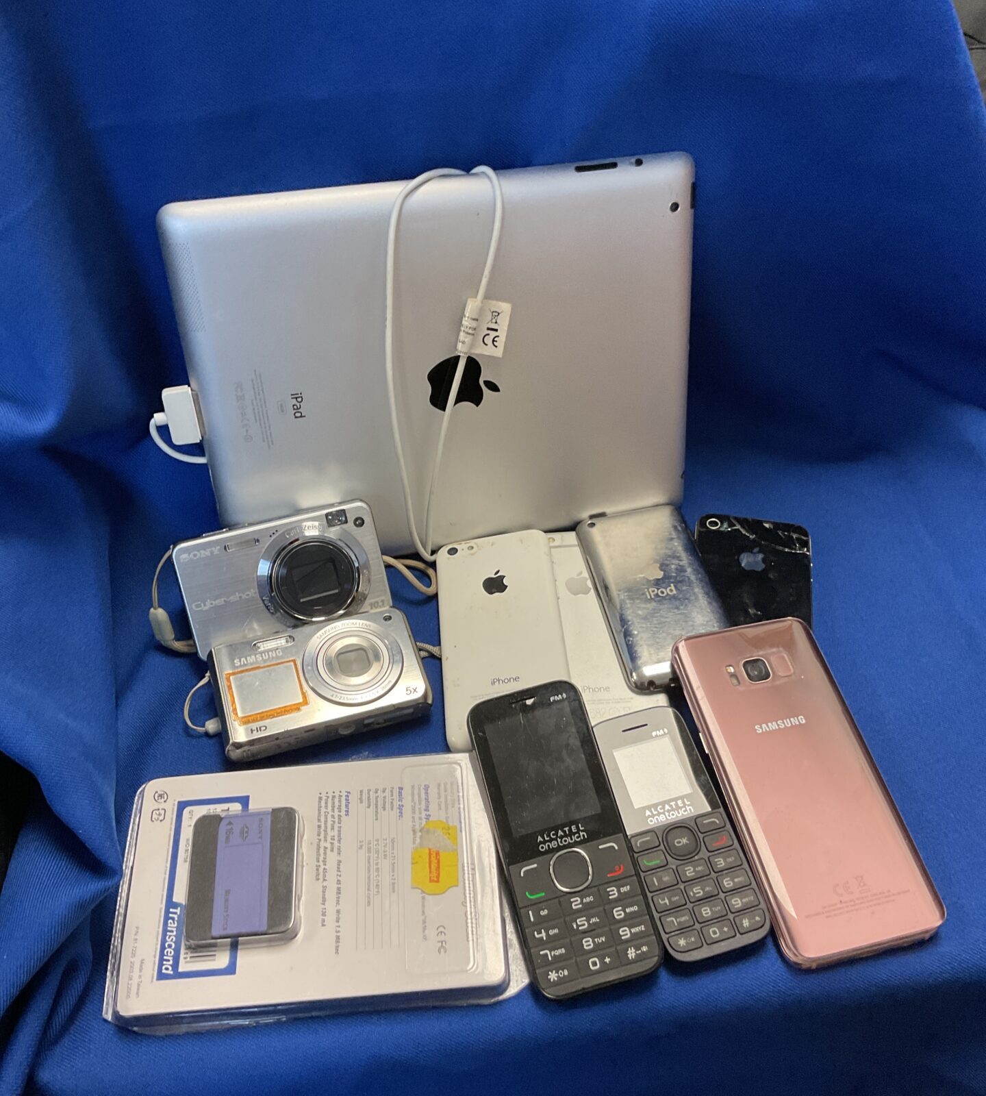 Bundle if apple iphones & tablet