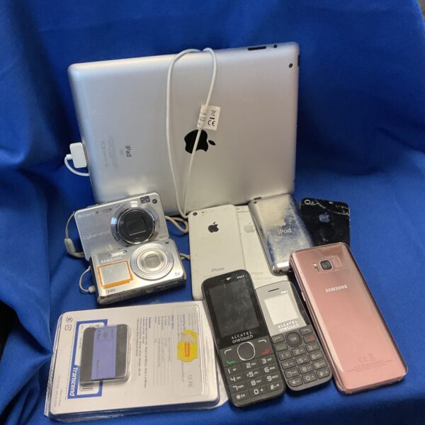 Bundle if apple iphones & tablet