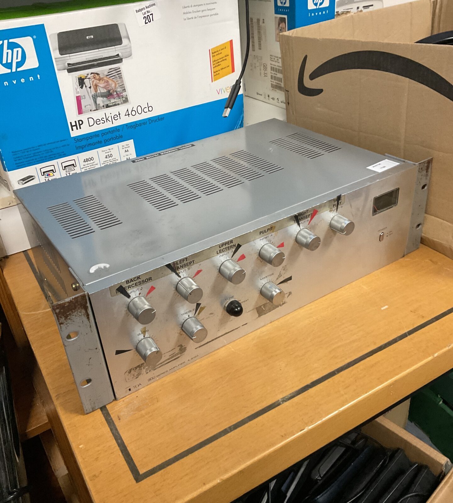Toa 900 series amplifier