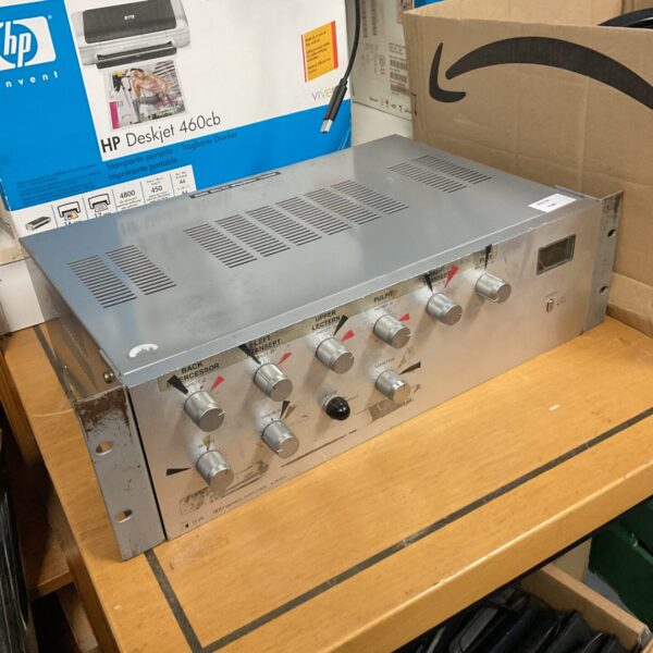 Toa 900 series amplifier
