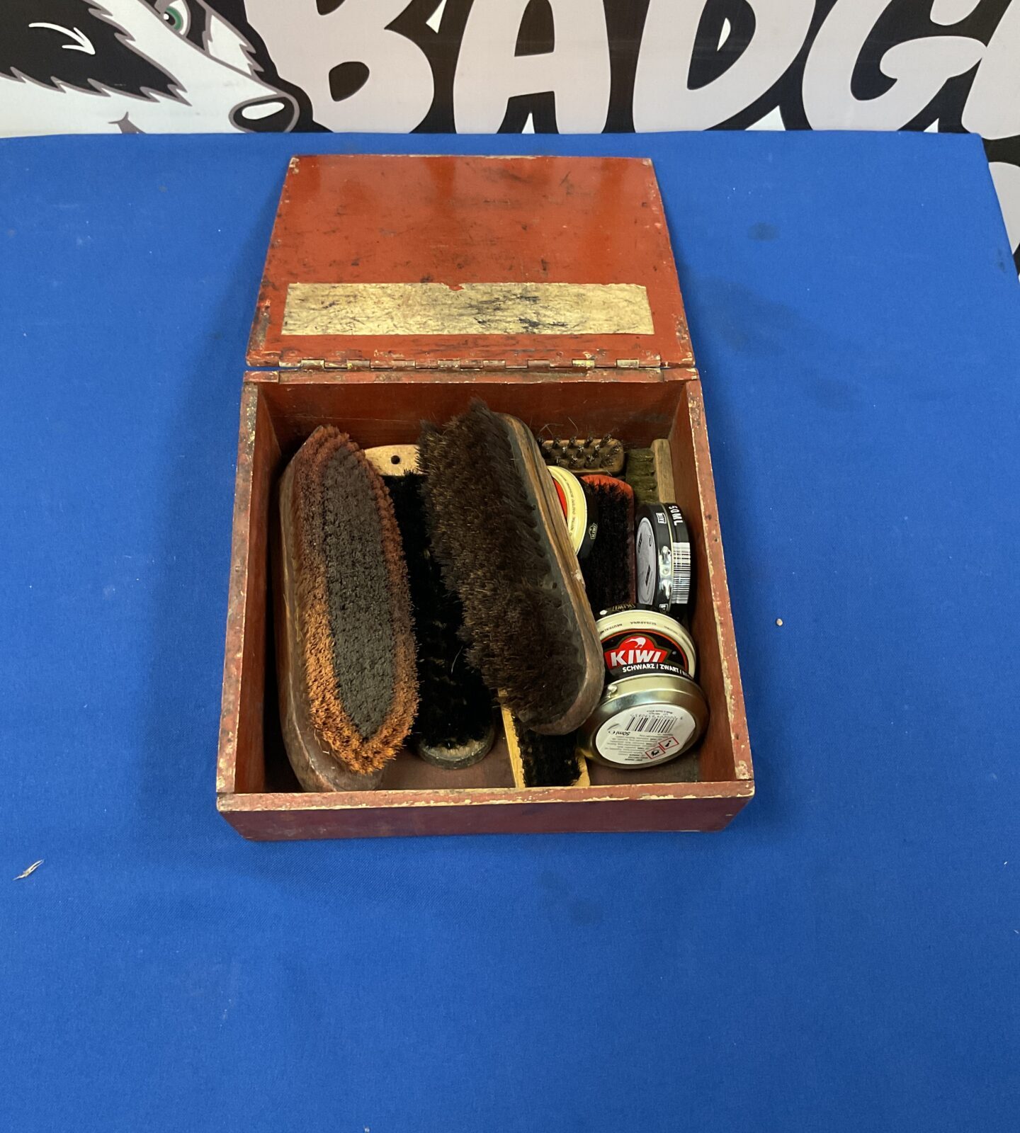 Vintage shoe shining kit