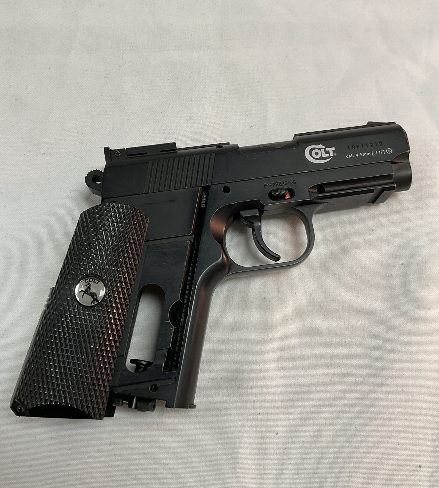 Colt defender Co2 Bb pistol - Image 2