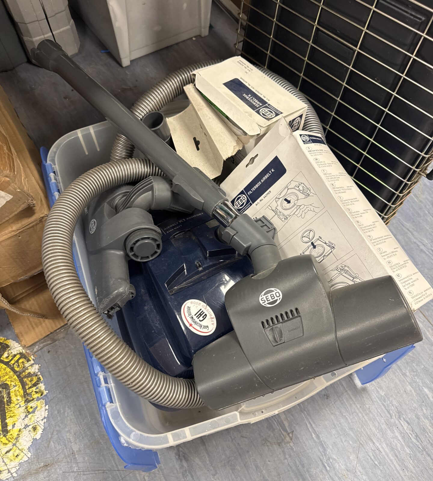 Sebo airbelt k1 komfort stowaway hoover with accessories