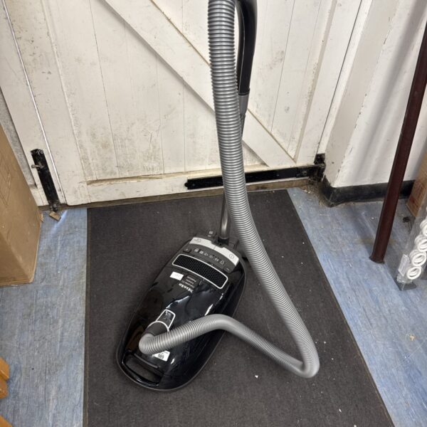 Miele complete c3 extreme powerlite stowaway hoover