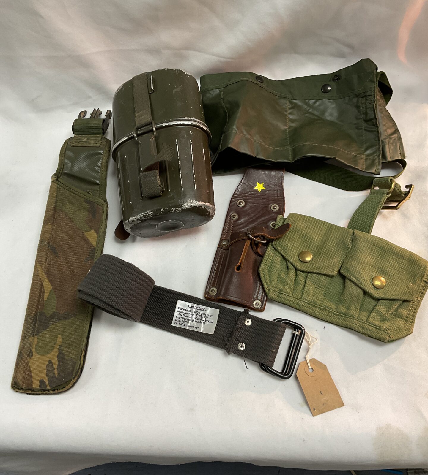 German three pce mess tin 44 patt ammo pouch Sword leather frog and machette scabbard