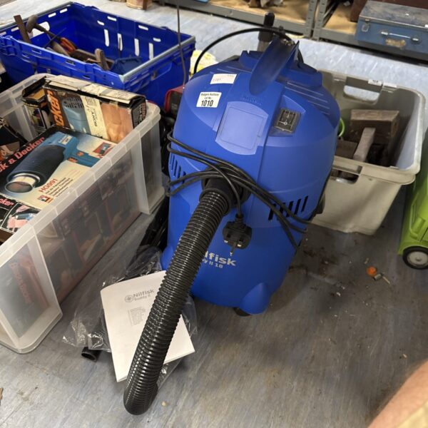 Nilfisk buddy II 18 wet/dry vac with accessories & manual