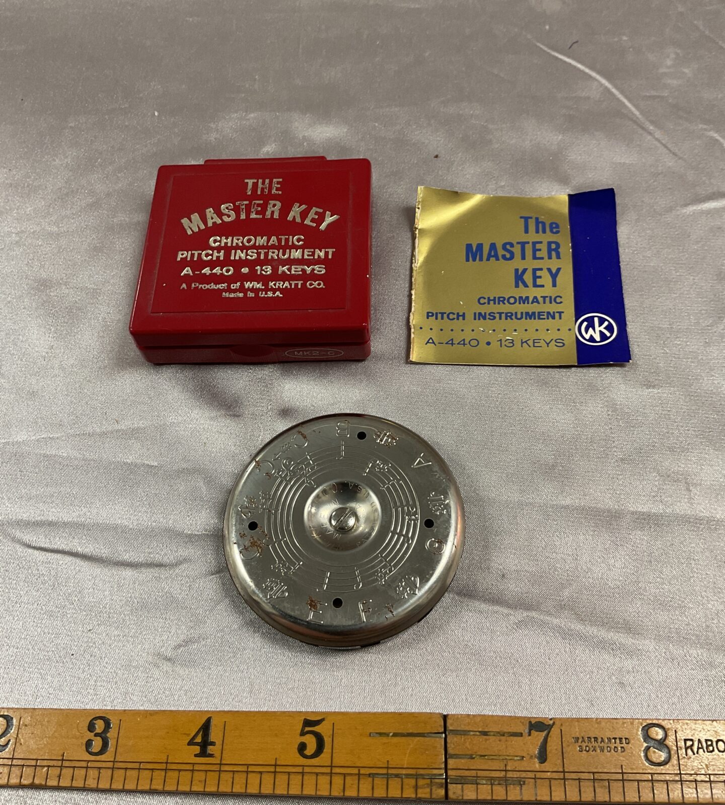 The master key chromatic pitch instrument A-440 13 keys