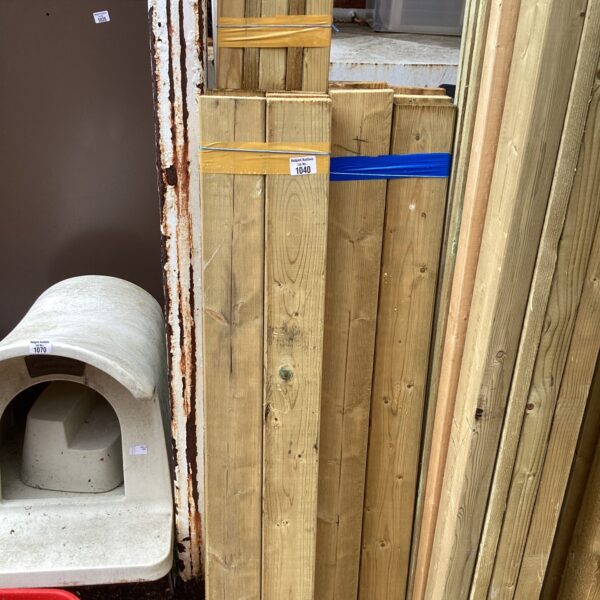 Three bundles of 4’ Timber
