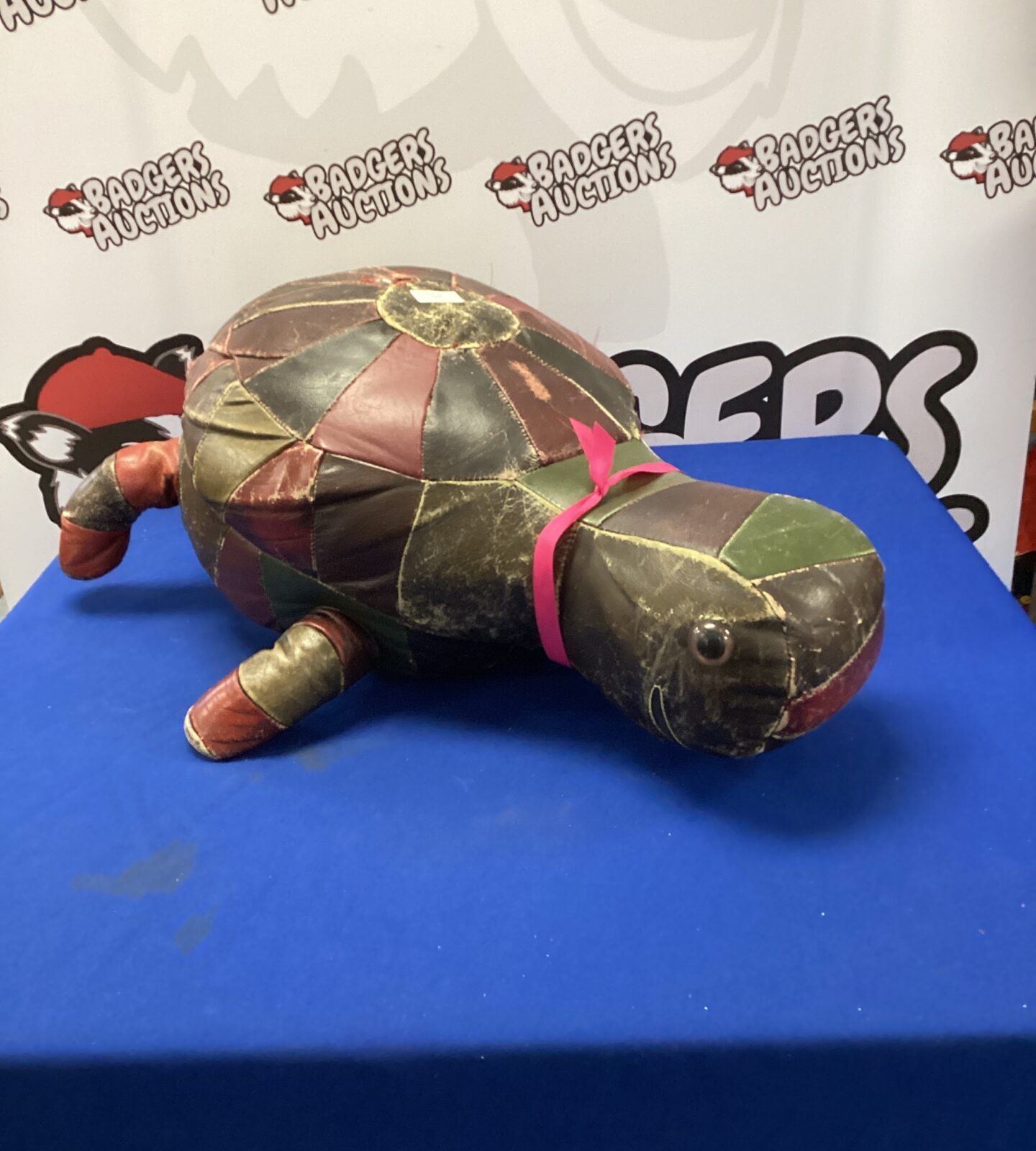 Retro turtle footrest