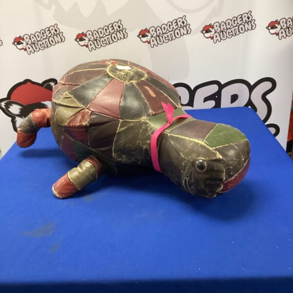 Retro turtle footrest