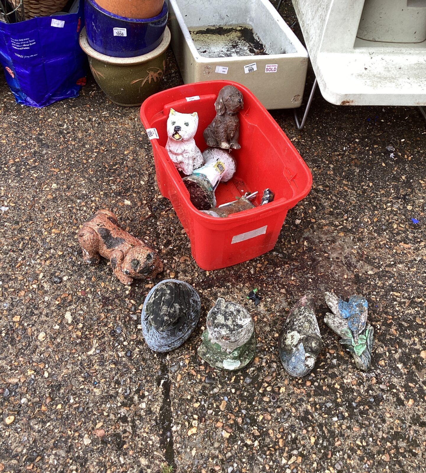 Quantity of garden ornaments