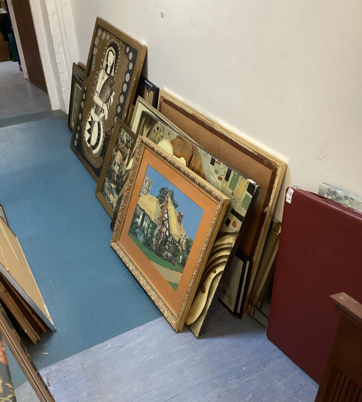 Large quantity of mixed artworks