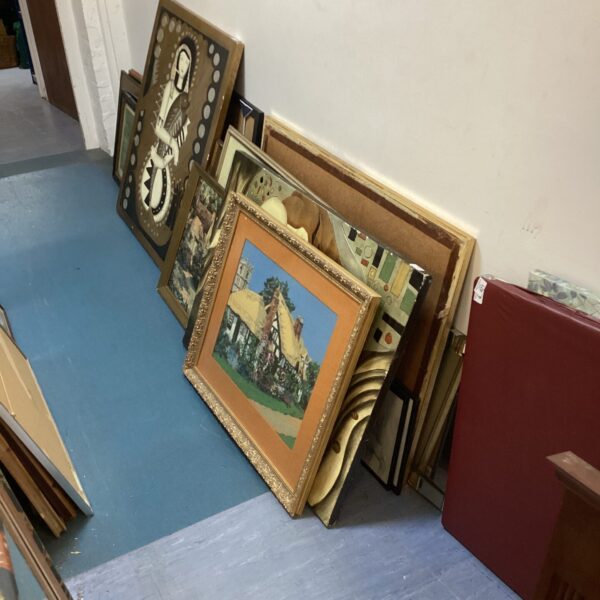 Large quantity of mixed artworks