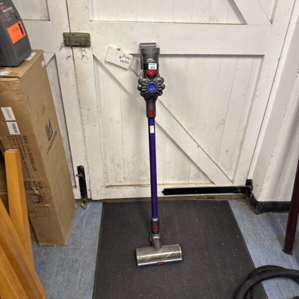Dyson cordless hoover - untested, battery light flashing, no charger