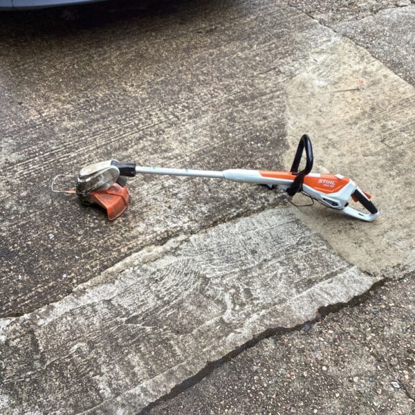 Stihl Battery Strimmer with charger