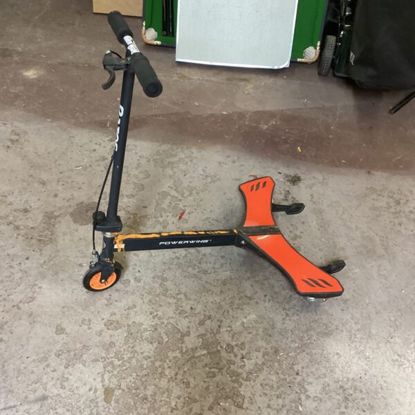 Power wing scooter