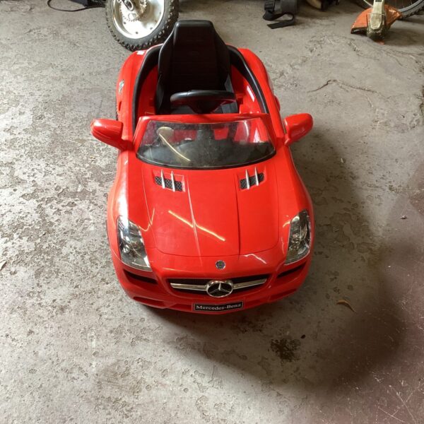 Mercedes Benz ride on childs car needs attention
