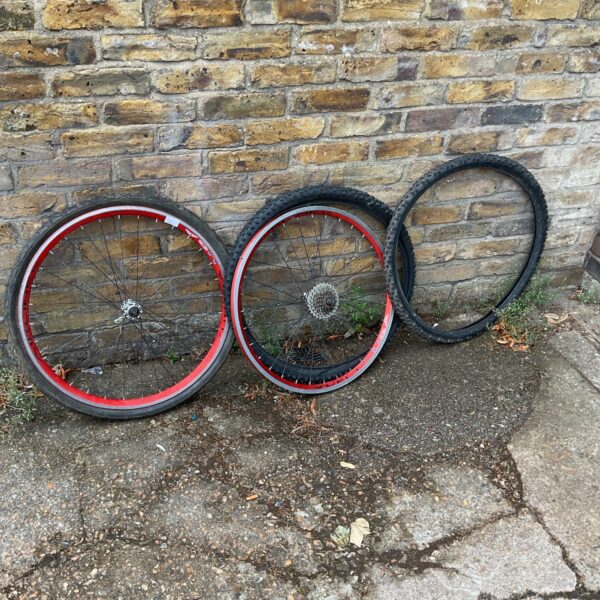 Pair of airline vuelta usa rodi 559x19 bike alloys