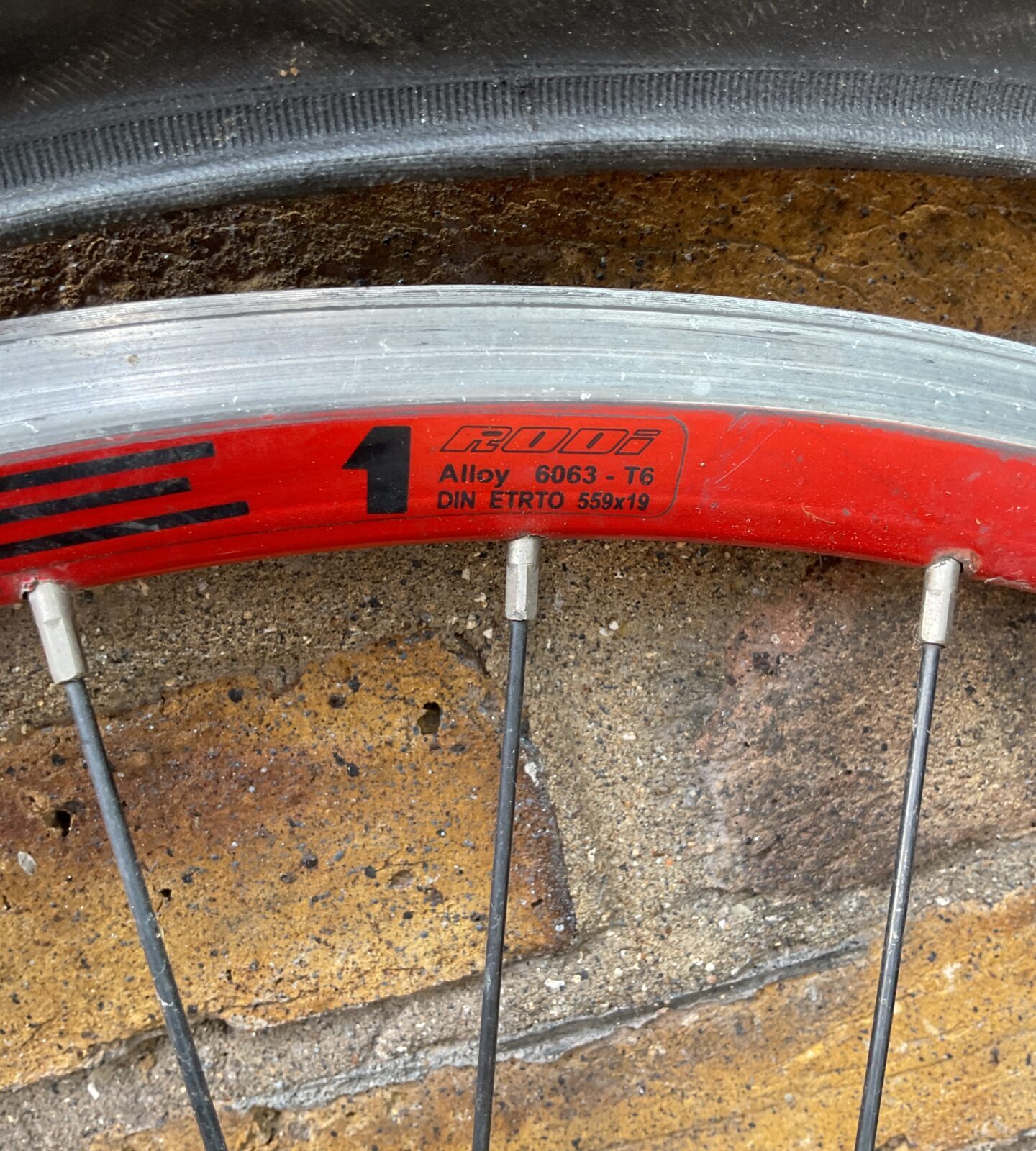 Pair of airline vuelta usa rodi 559x19 bike alloys - Image 2