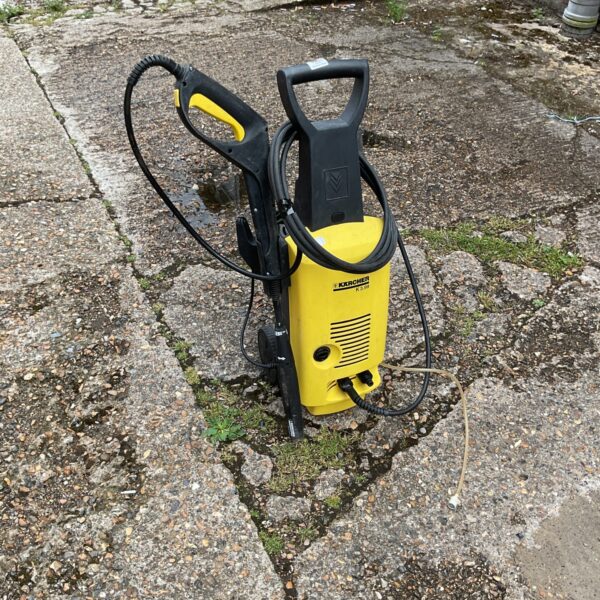 Karcher k3.99 pressure washer with attachments
