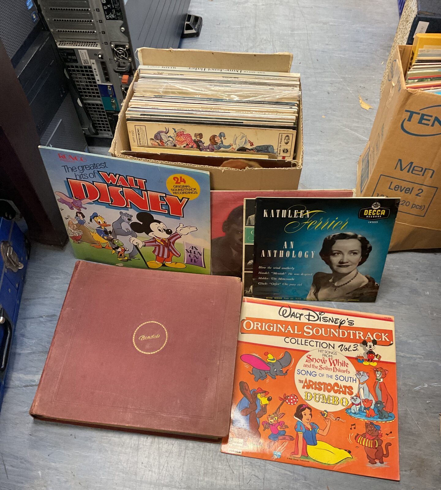 Box of 12” vinyl records & gramophones