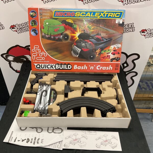 Microscalextric bash n  crash slot car racing set