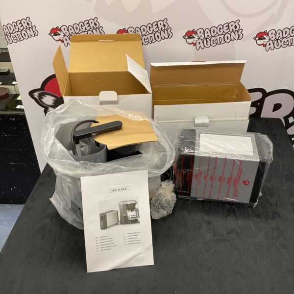Unbranded coffee machine and toaster new