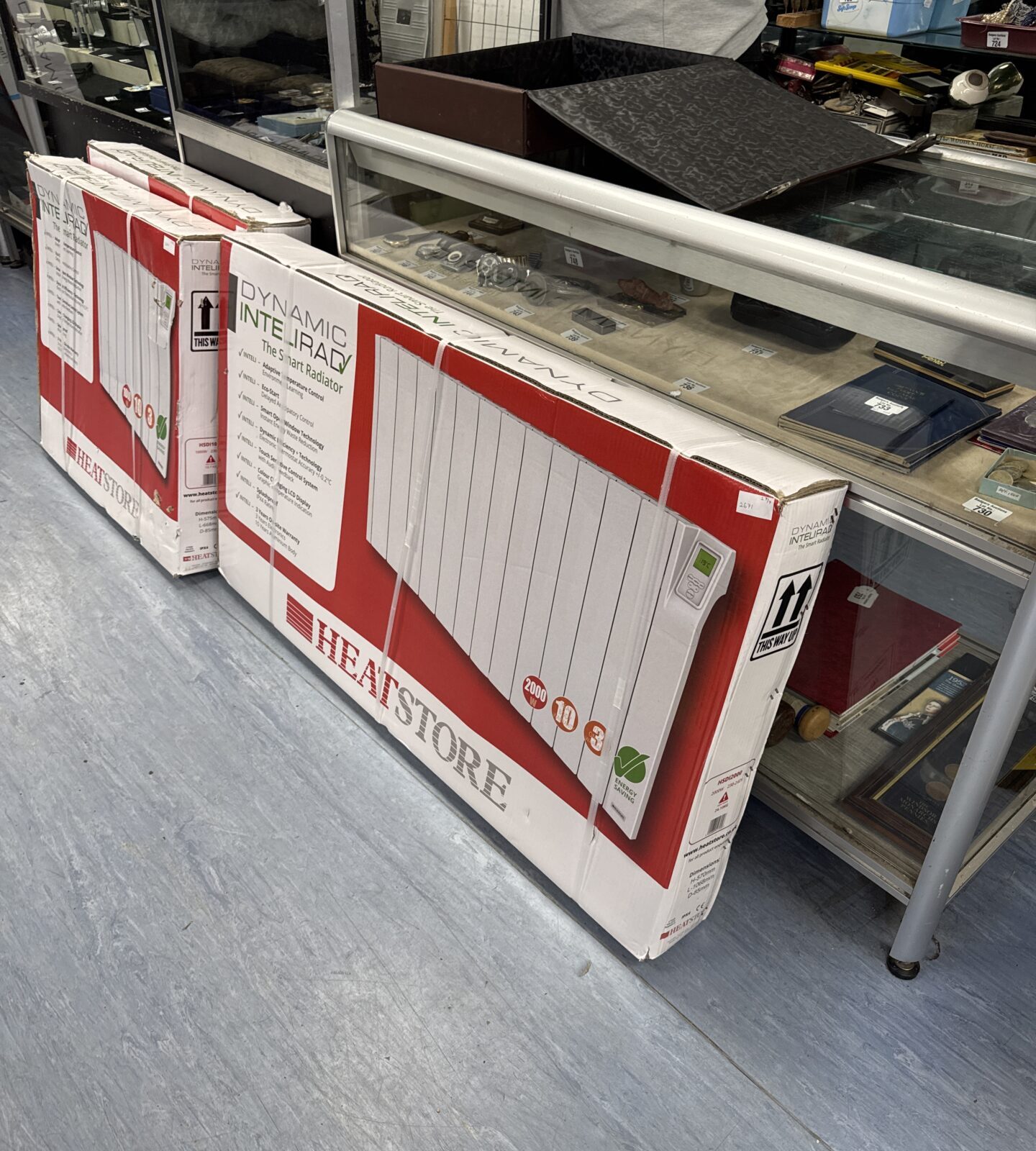 Heatstore dynamic intelirad energy saving electric radiator 570mm height x 1068mm length x 85mm depth - new in box