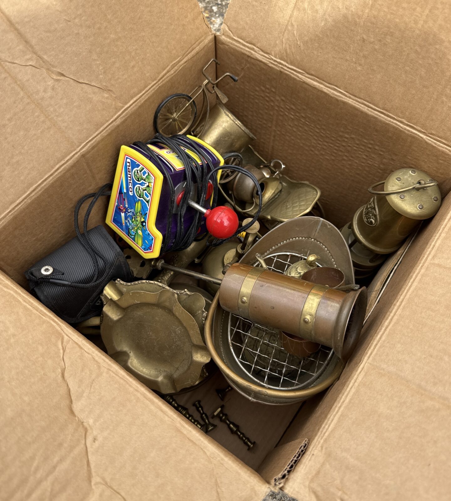 Box of mixed items inc vintage brassware including musical miners lamp
