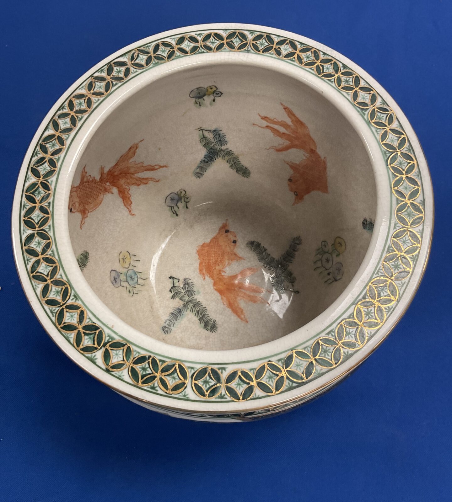 Vintage Chinese Green and gold fish bowl with goldfish design - Image 2