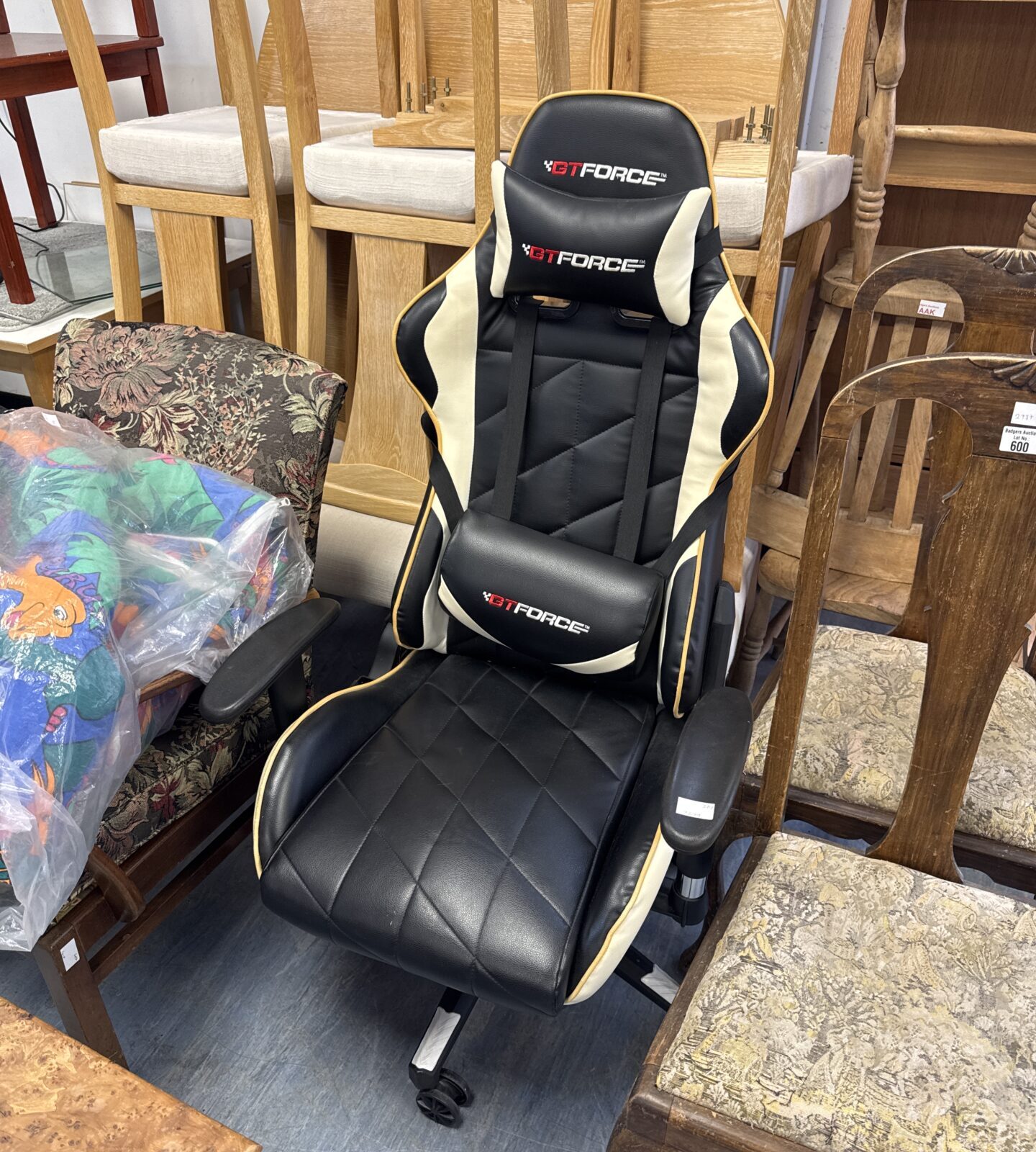 Gtforce gaming chair with back & neck support cushions