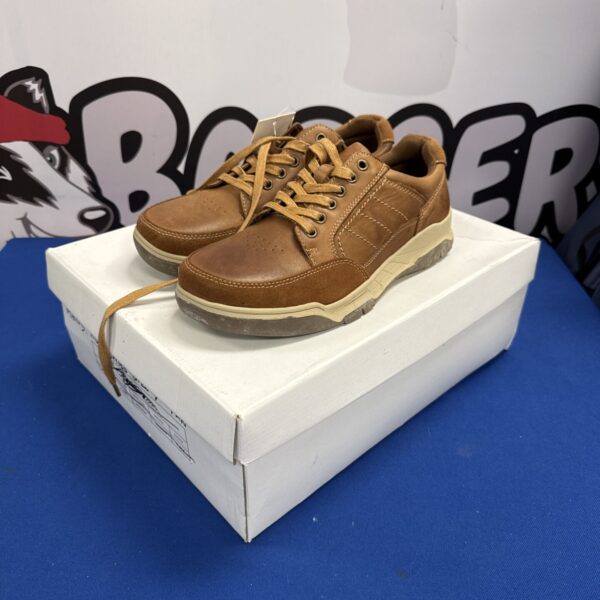 New Pair of men’s hush puppy tan leather casual shoes size 7 - new