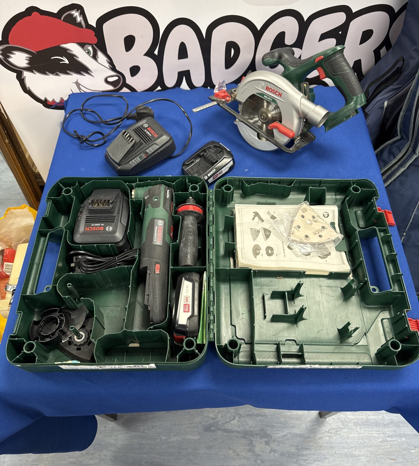 Bosch pks 18 LI cordless circular saw (working), Bosch advancedmulti 18 cordless multi tool (light flashes 3 times - possible fault) with two batteries & two chargers