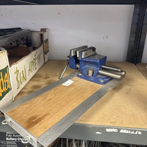 Record marples rm2075 bench vice - damage to plastic liner