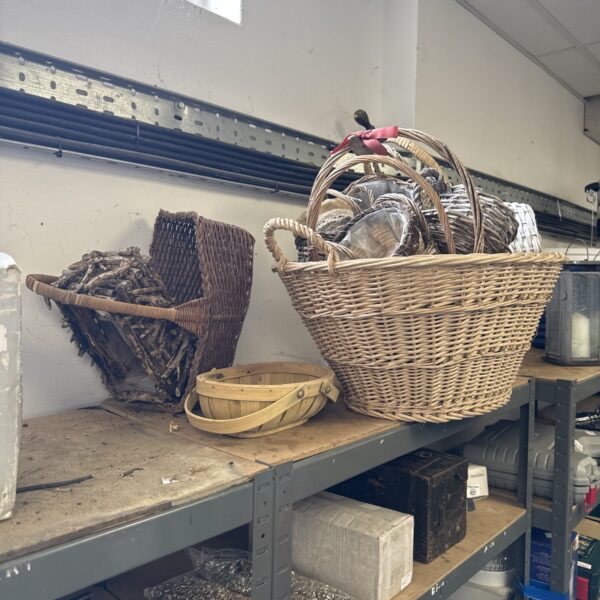 Quantity of assorted baskets inc wicker & hanging