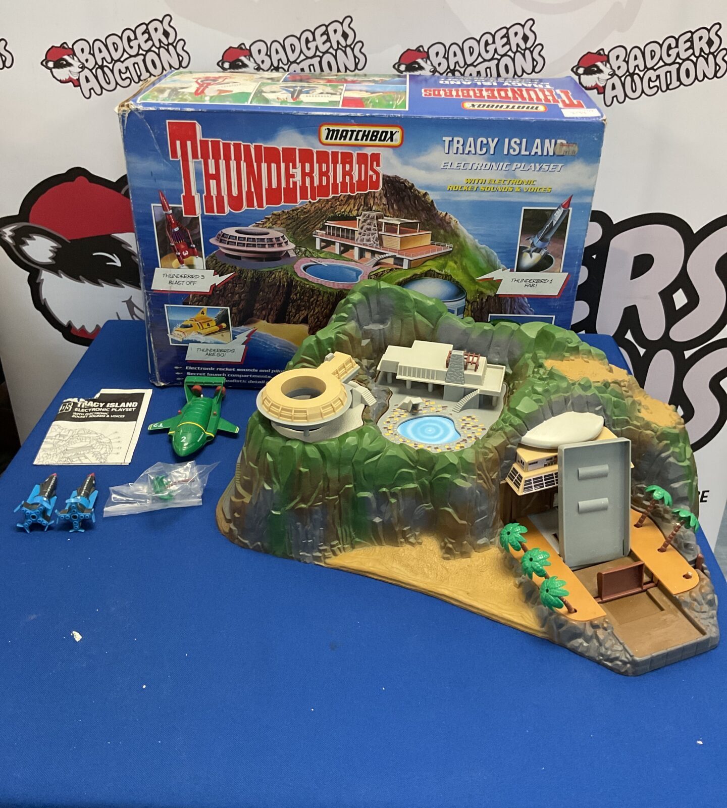 Vintage boxed matchbox Thunderbirds Tracy Island Electronic Playset