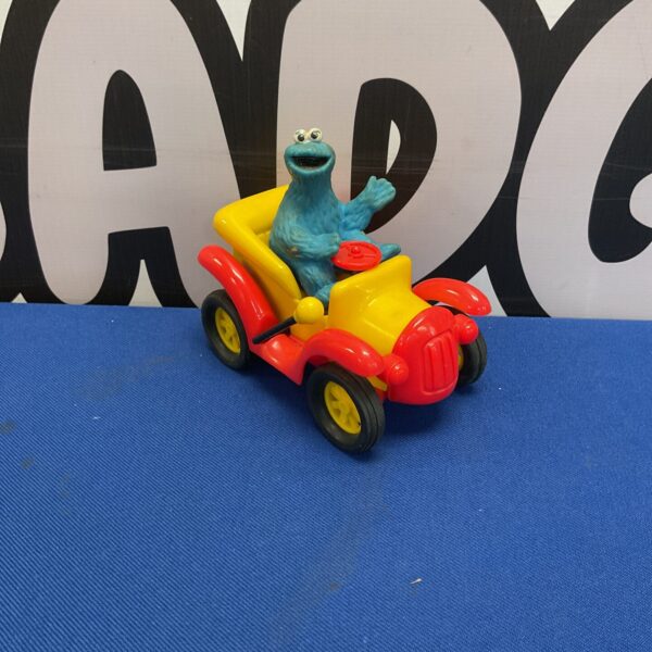 Retro 1990 lledo sesame street cookie monster pull back car