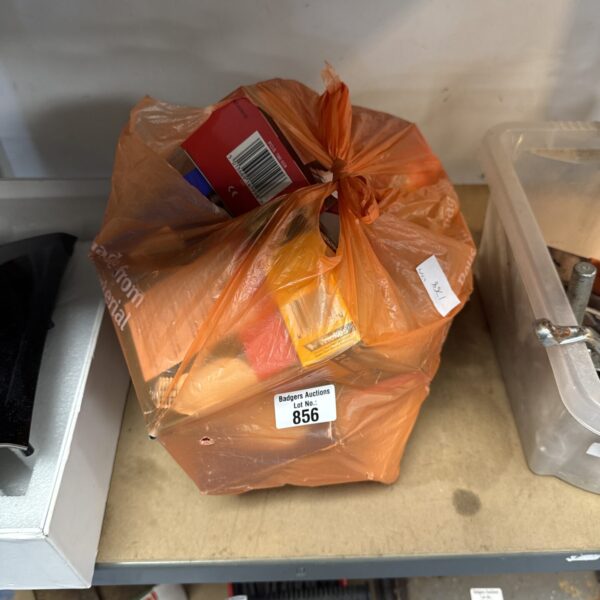 Bag of assorted new light bulbs