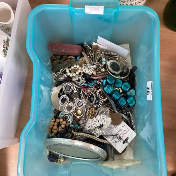 Tub of mixed costume jewellery