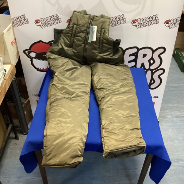 Pair of Size XXL GS water resistant fishing overalls New with Tags