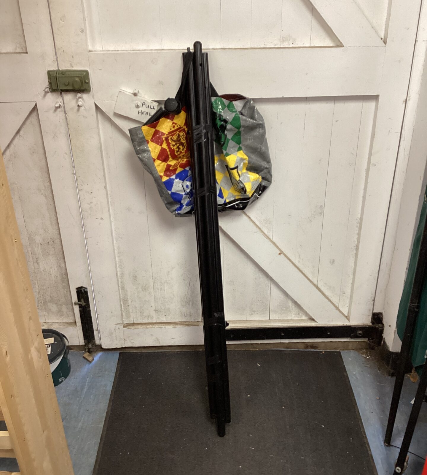 Metal clothing rail
