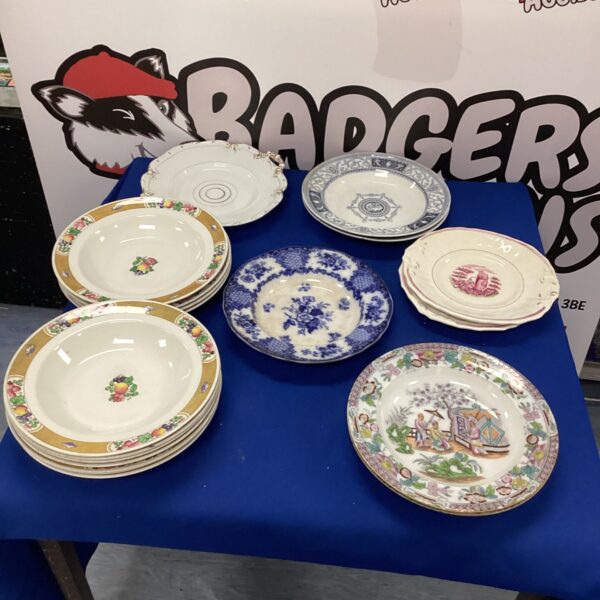 Large quantity of china and porcelain plates inc Booths