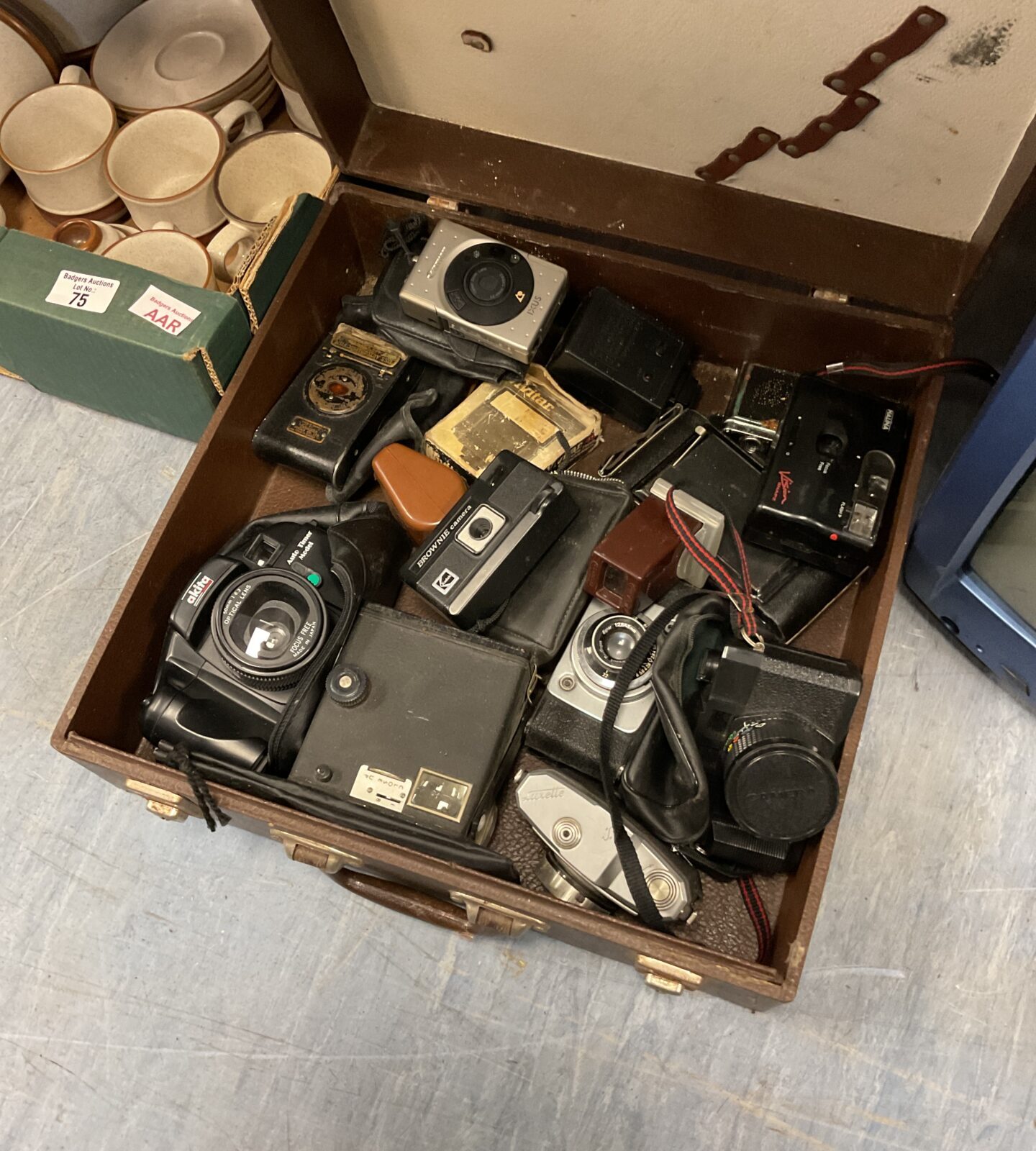 Case of vintage cameras & accessories including kodak & canon