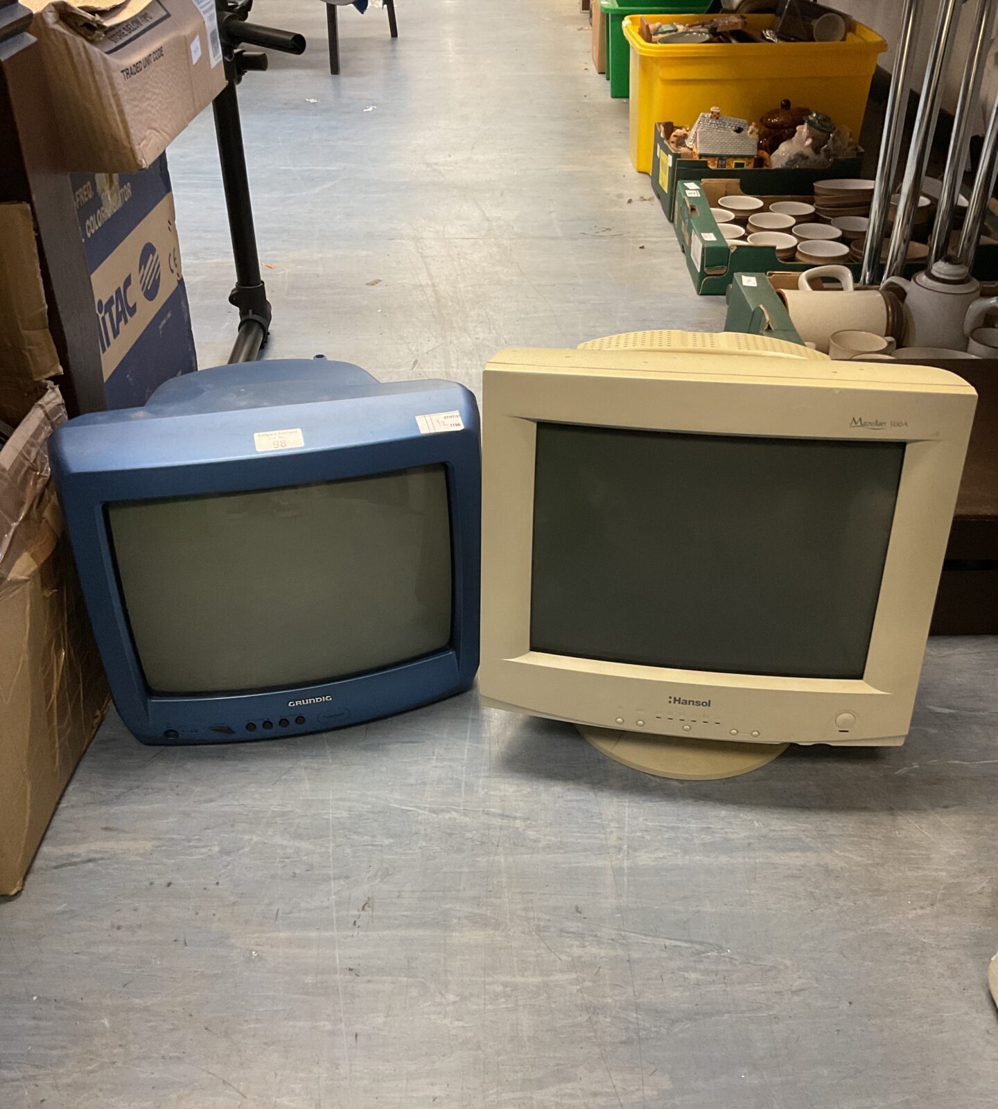Grundig crt tv & hansol mazellan 500a monitor